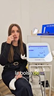 ✨ Radiofrecuencia para bolsas en la ojera ✨

La radiofrecuencia en la zona de la ojera con Endymed Pure es un tratamiento que ayuda a mejorar la firmeza de la piel y a estimular la producción natural de colágeno, consiguiendo una mirada más descansada y rejuvenecida. 💆‍♀️

⚠️ Importante: este tratamiento no es adecuado para todo tipo de bolsas, por lo que siempre es necesaria una valoración previa para determinar si eres candidat@ y si este tratamiento es el más indicado para tu caso.

Cuando la indicación es correcta, podemos conseguir:

✔️ Mejorar la elasticidad de la piel

✔️ Reducir el aspecto de bolsa cuando es tratable

✔️ Estimular colágeno de forma natural

👁️ Cada mirada es diferente, por eso el diagnóstico profesional👨🏻‍⚕️ es clave para elegir el tratamiento adecuado.

📍Si es tu caso, en Clínica Belveh podemos ayudarte.

📲 Solicita tú valoración en el 604985625 y descubre tu tratamiento.